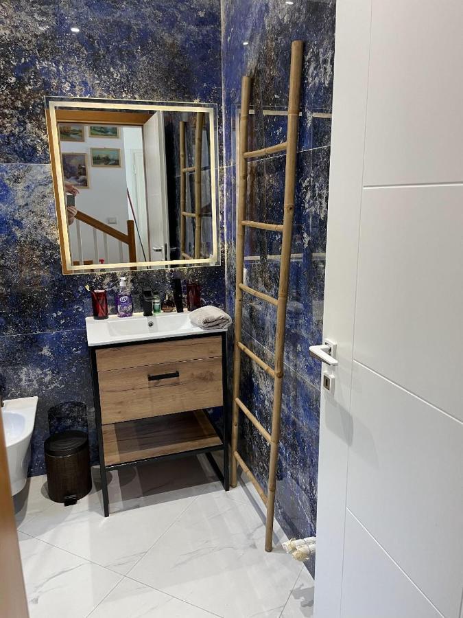Teuta- Luxury Penthouse 200m2 * Saranda
