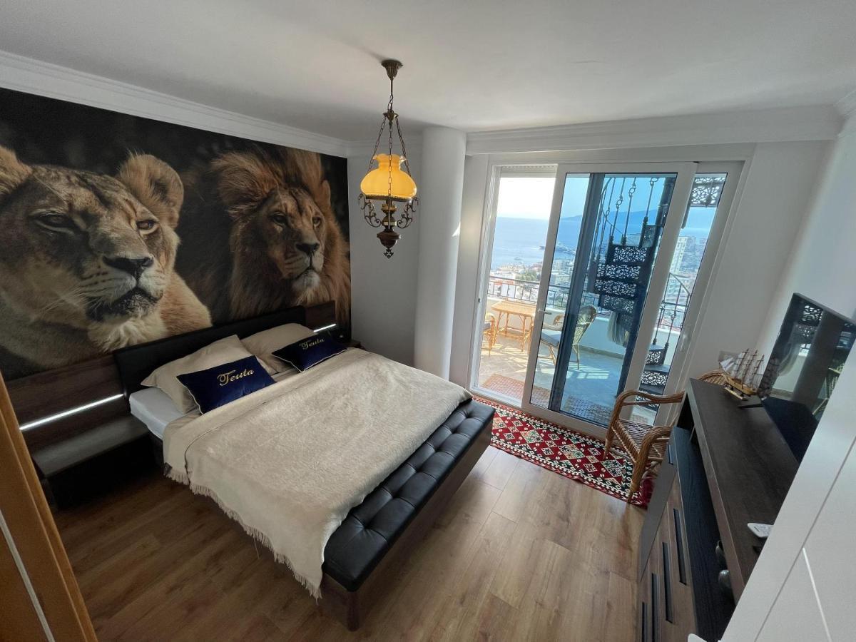Teuta- Luxury Penthouse 200m2 Saranda