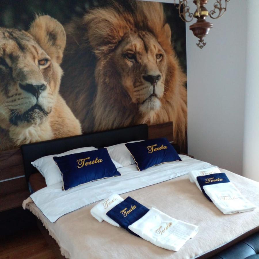 Teuta- Luxury Penthouse 200m2 Saranda